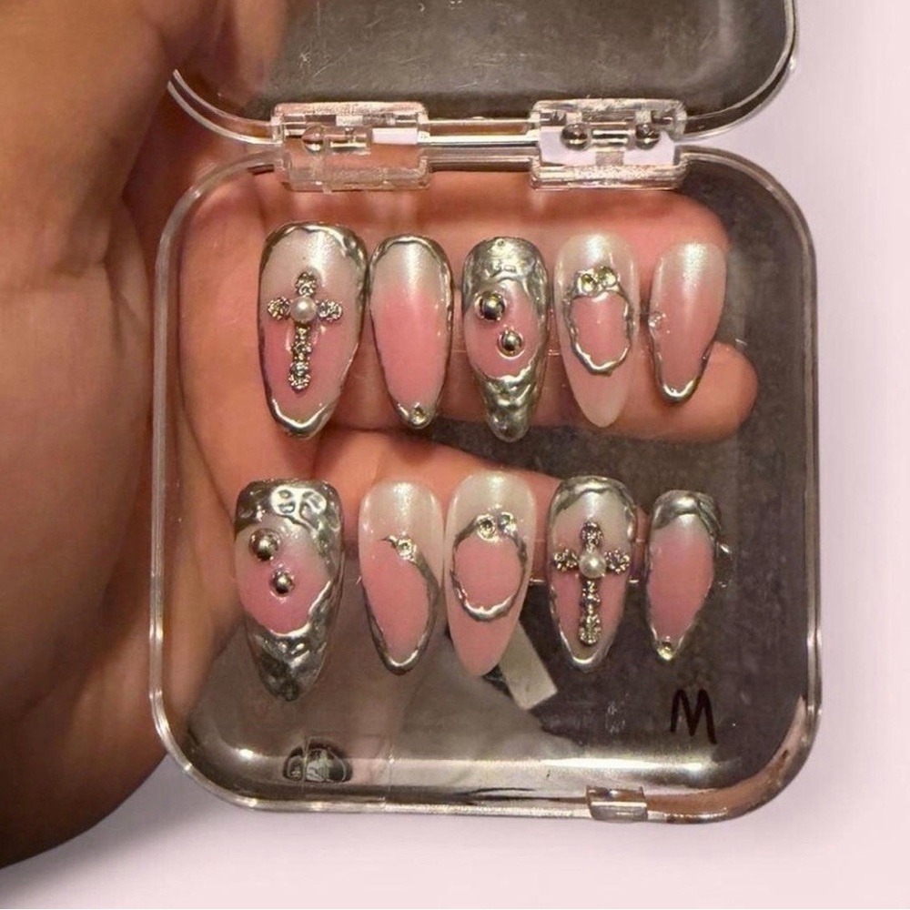 Sold 🏷️ Pink and Silver Nail Art Set